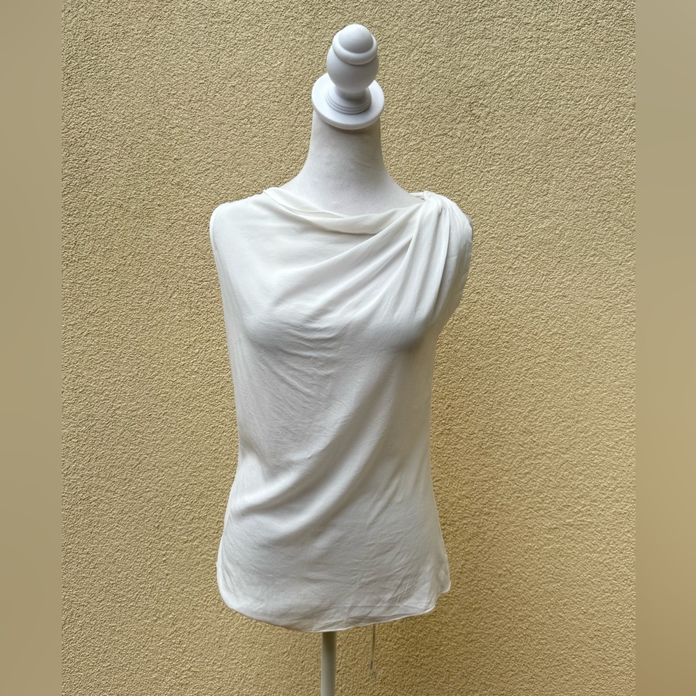 Leon Max white sleeveless viscose top blouse